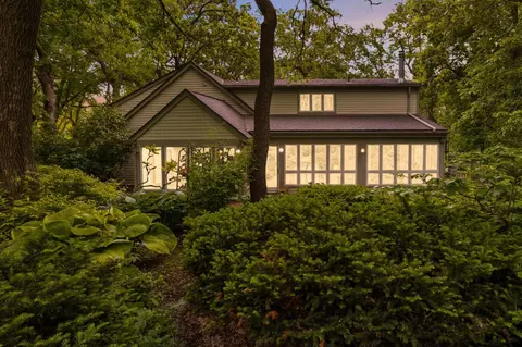 5844 Deer Trail Cir, Woodbury, MN 55129