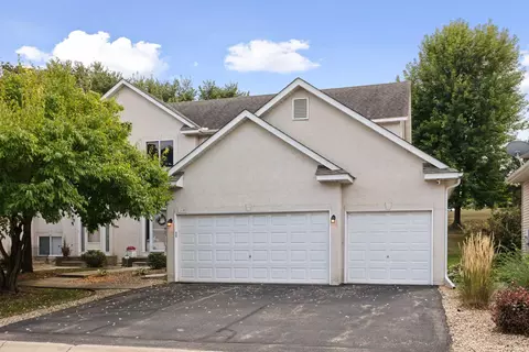 1536 Stonewood Ln, Eagan, MN 55122