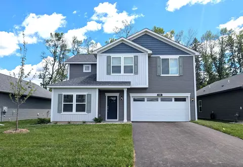 810 Spruce St N, Cambridge, MN 55008