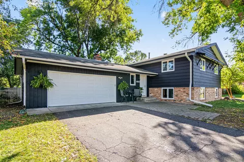 2044 Patricia St, Mendota Heights, MN 55120
