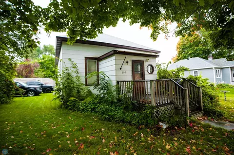 207 N Broadway, Pelican Rapids, MN 56572