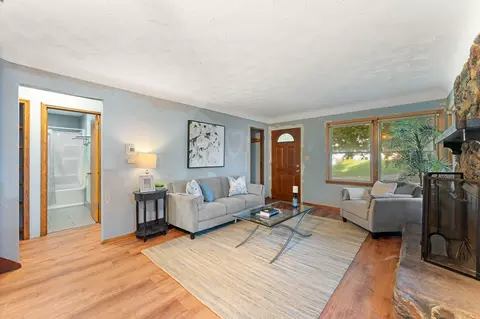 127 16th Ave S, South Saint Paul, MN 55075