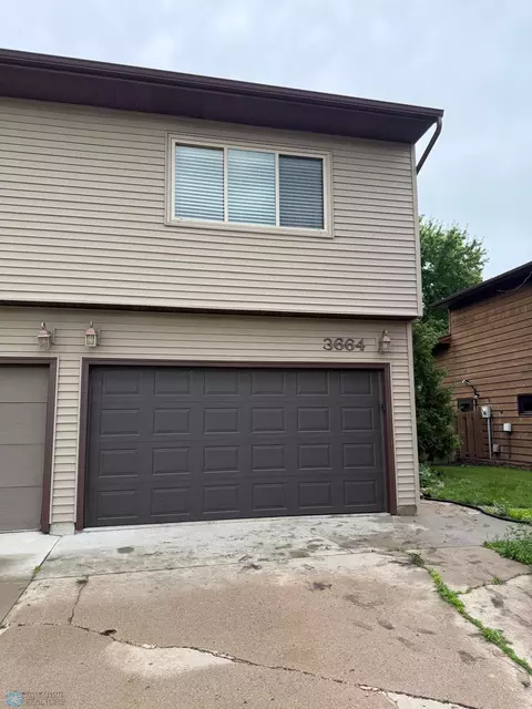 3664 15th St S, Fargo, ND 58104