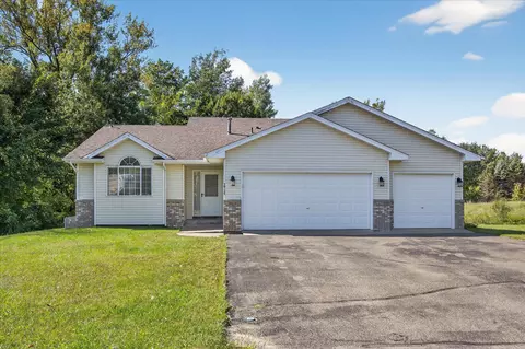 38130 Whistle Tree Ct, North Branch, MN 55056