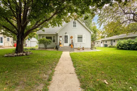 1119 Kenwood St, Alexandria, MN 56308