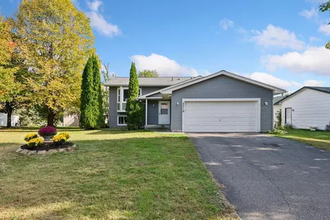 2316 Van Sloun Rd, Chaska, MN 55318
