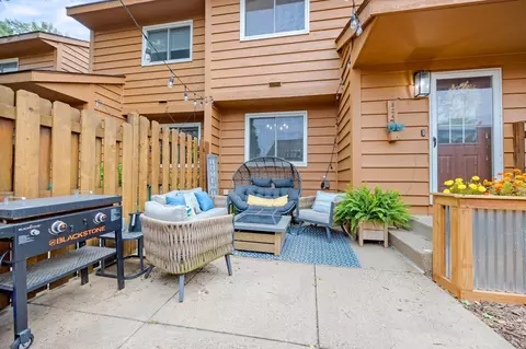 3243 Evergreen Dr, Eagan, MN 55121
