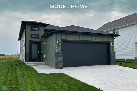 2880 74th St S, Fargo, ND 58104