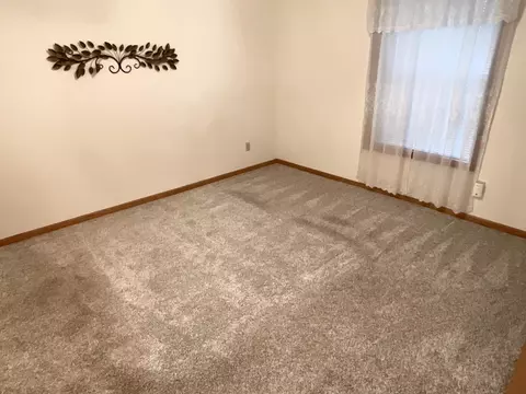 Bedroom - 2102 Oak Tree Ln # C, Austin, MN 55912 photo 1 of 4