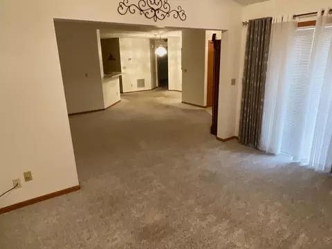 Living - 2102 Oak Tree Ln # C, Austin, MN 55912 photo 4 of 5