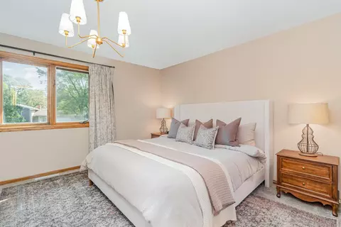 10634 Hummingbird St NW, Coon Rapids, MN 55433