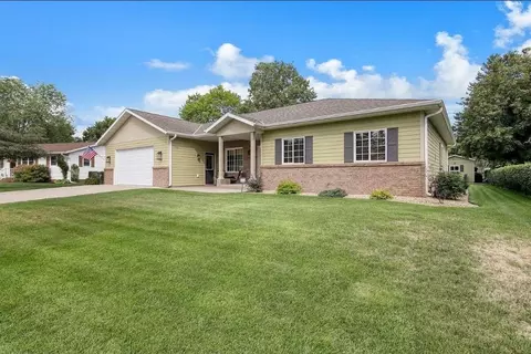 821 1st St N, Cold Spring, MN 56320