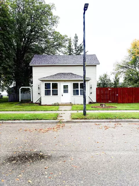211 Conley Ave S, Thief River Falls, MN 56701
