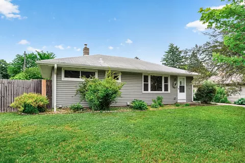2267 Shawnee Dr, North Saint Paul, MN 55109