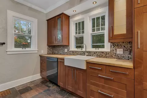 Kitchen - 1010 8th Ave N, Saint Cloud, MN 56303 photo 2 of 4