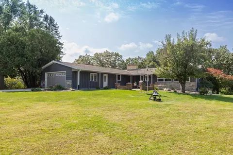 3850 Meadow Ridge Dr SW, Rochester, MN 55902