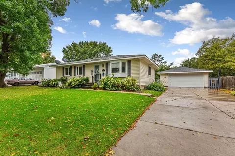 5237 Irondale Rd, Mounds View, MN 55112