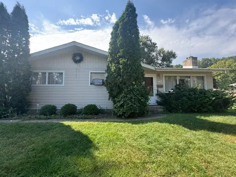 514 S Hill St, La Crescent, MN 55947