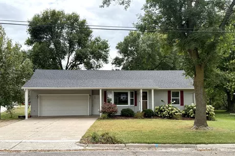 210 7th St SW, Cokato, MN 55321