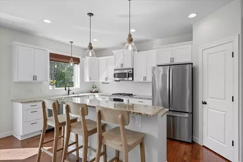 3452 Mulberry Cir, Woodbury, MN 55129