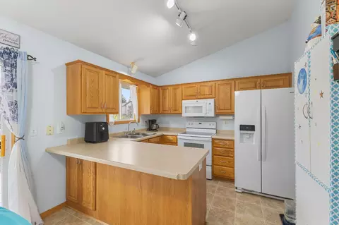 Kitchen - 604 Sunset St, Buffalo, MN 55313 photo 1 of 3