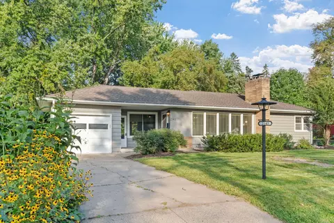 2143 Noble Ave N, Golden Valley, MN 55422