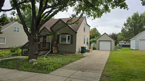 407 Southview Dr, Marshall, MN 56258 photo 23