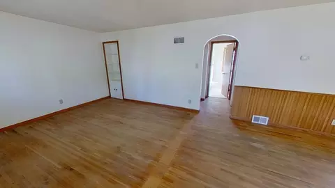 407 Southview Dr, Marshall, MN 56258 photo 3