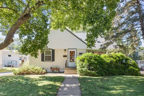 1181 Herbert St, Saint Paul, MN 55106