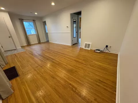Living - 616 Cherry Ave, Albert Lea, MN 56007 photo 2 of 3