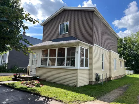 663 Dacota St, Winona, MN 55987