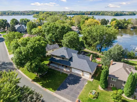 8829 Dallas Ln N, Maple Grove, MN 55369