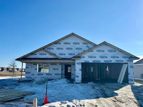 724 Cherrywood Ln NE, Isanti, MN 55040