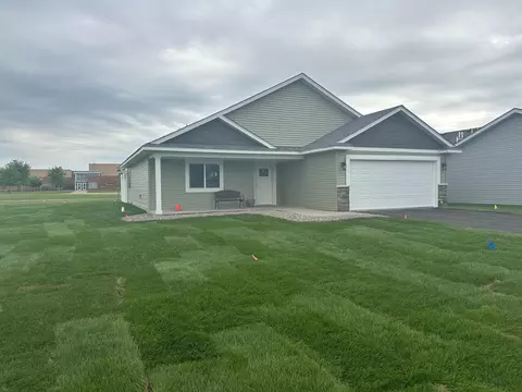 724 Cherrywood Ln NE, Isanti, MN 55040
