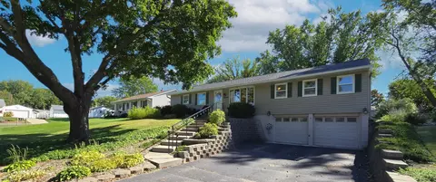 6249 Oak Knoll Dr, Woodbury, MN 55125