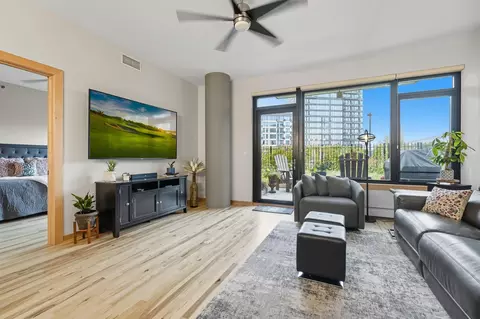 1120 S 2nd St #211, Minneapolis, MN 55415