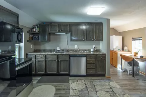 Kitchen - 402 2nd Ave NE, Brainerd, MN 56401 photo 2 of 4