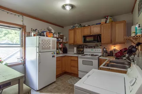 Kitchen - 402 2nd Ave NE, Brainerd, MN 56401 photo 4 of 4