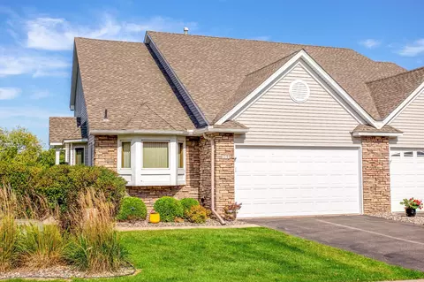 1091 Westcliff Curv, Shoreview, MN 55126