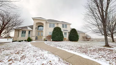 Exterior - 1808 3rd St NE, Willmar, MN 56201 photo 9 of 9