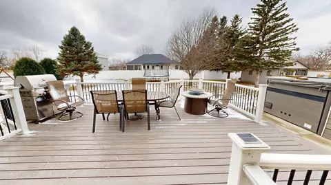 Exterior - 1808 3rd St NE, Willmar, MN 56201 photo 4 of 9