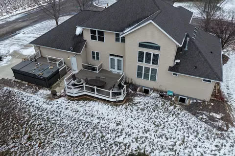 Exterior - 1808 3rd St NE, Willmar, MN 56201 photo 6 of 9