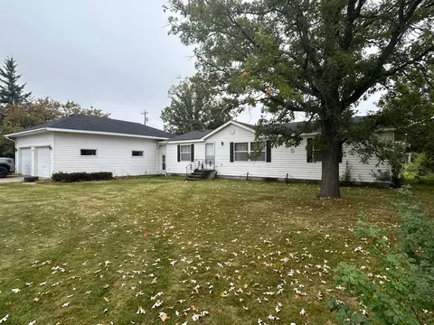 360 Columbus Ave, Cohasset, MN 55721