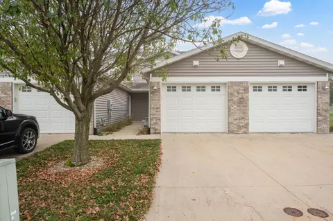 479 Pointe Ct SW, Rochester, MN 55902