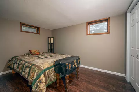 Bedroom - 936 Des Moines Dr, Windom, MN 56101 photo 4 of 4
