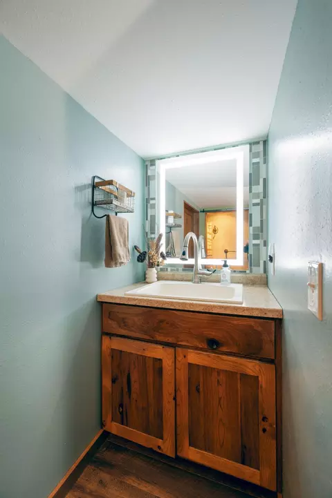Bath - 936 Des Moines Dr, Windom, MN 56101 photo 2 of 4