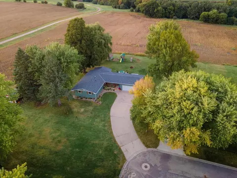 View/Area - 936 Des Moines Dr, Windom, MN 56101 photo 1 of 3