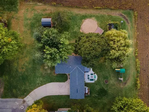 View/Area - 936 Des Moines Dr, Windom, MN 56101 photo 2 of 3