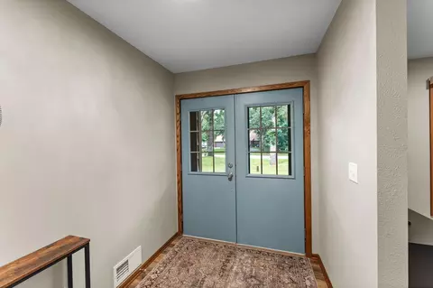 Entry Way - 3096 Dolores Dr, Saint Cloud, MN 56303 photo 1 of 3