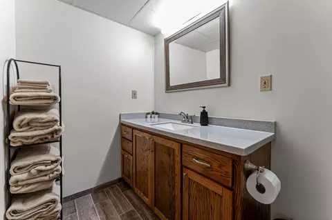 Bath - 3096 Dolores Dr, Saint Cloud, MN 56303 photo 8 of 9